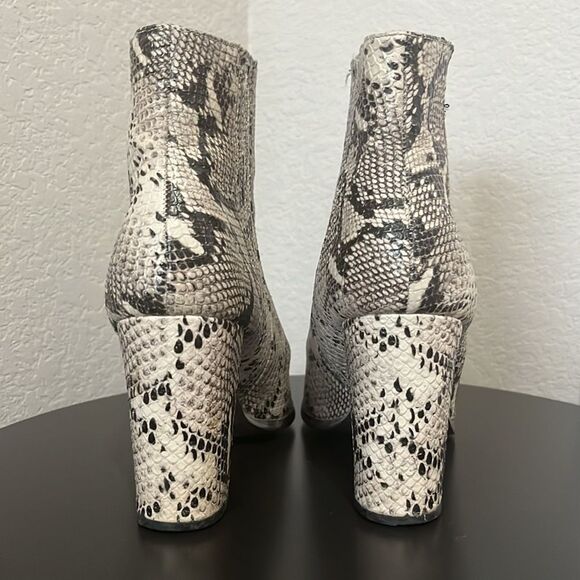 SEYCHELLES Black and White Snakeskin Leather Accordion Boot, Size 6.5 - Picture 5 of 10